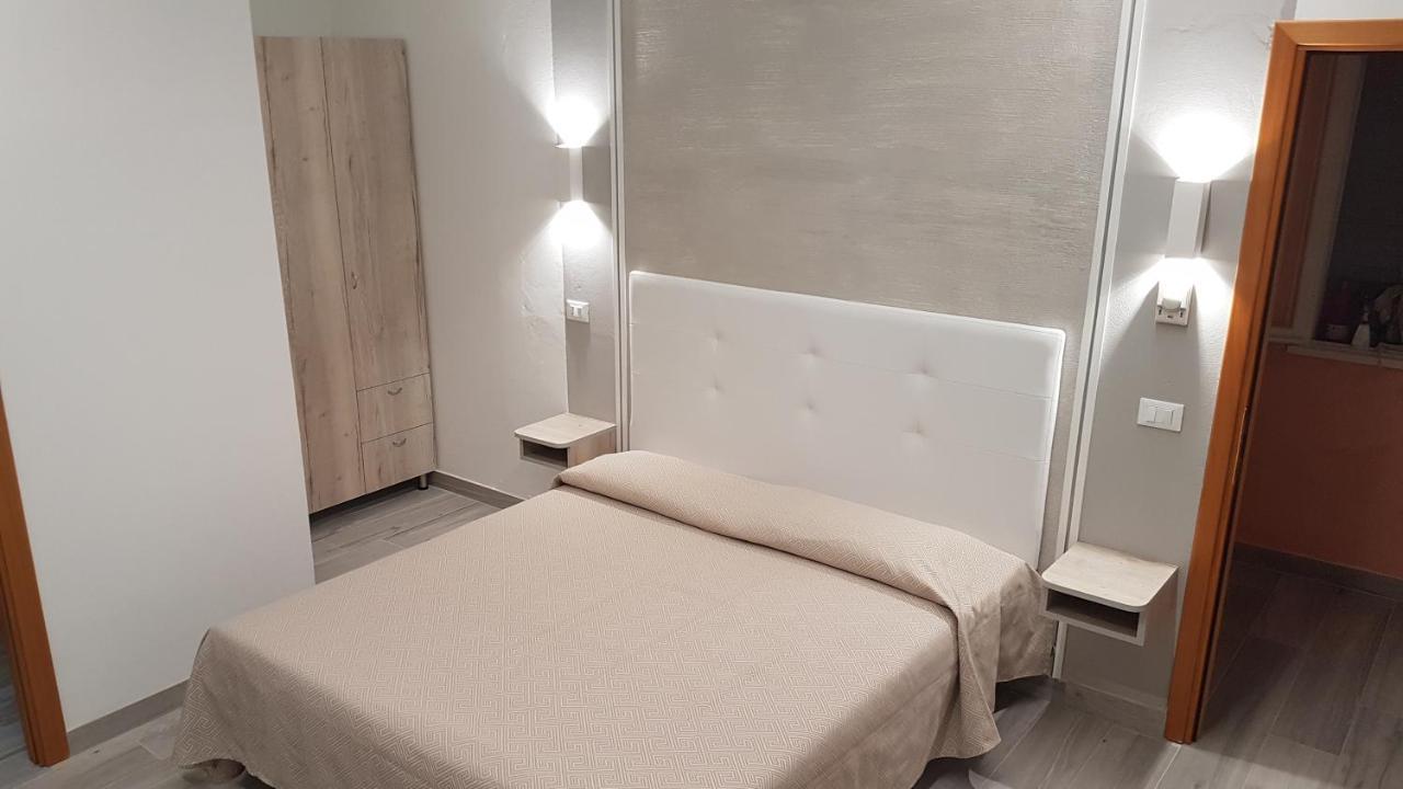 Albergo Paris 索托马里纳 外观 照片