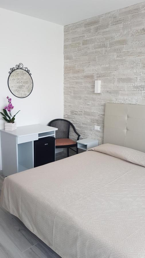 Albergo Paris 索托马里纳 外观 照片