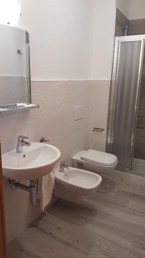 Albergo Paris 索托马里纳 外观 照片