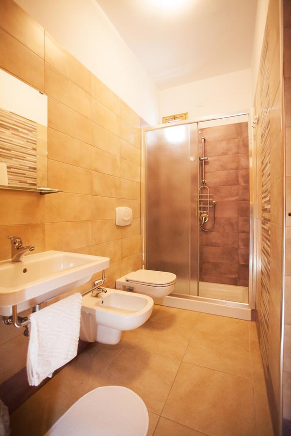 Albergo Paris 索托马里纳 外观 照片