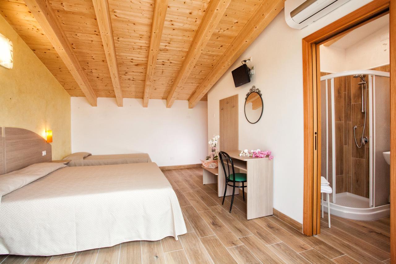 Albergo Paris 索托马里纳 外观 照片