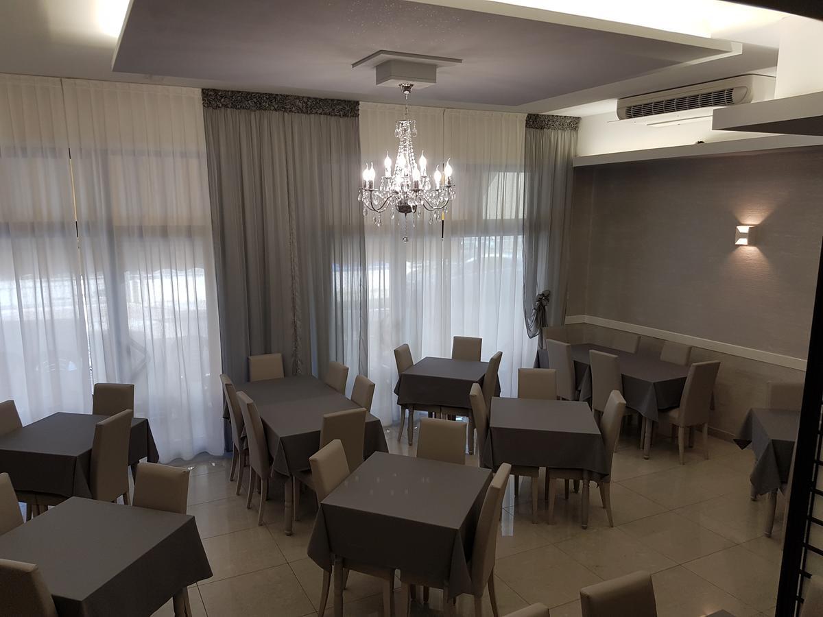 Albergo Paris 索托马里纳 外观 照片