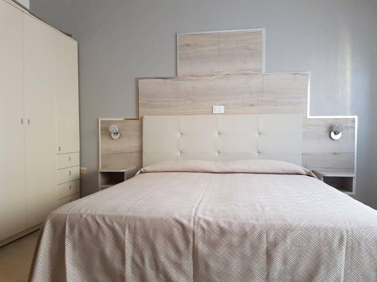 Albergo Paris 索托马里纳 外观 照片
