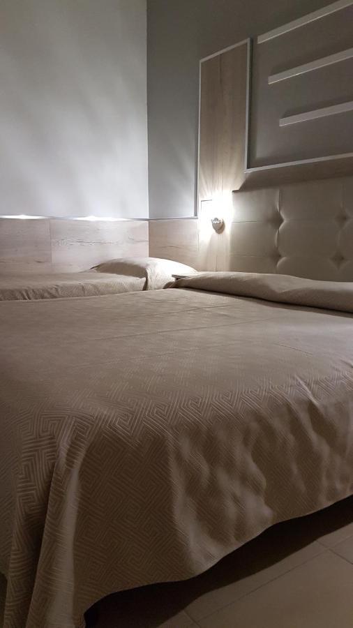Albergo Paris 索托马里纳 外观 照片